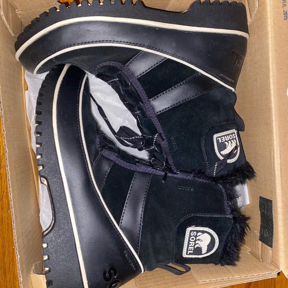 Sorel winter booties